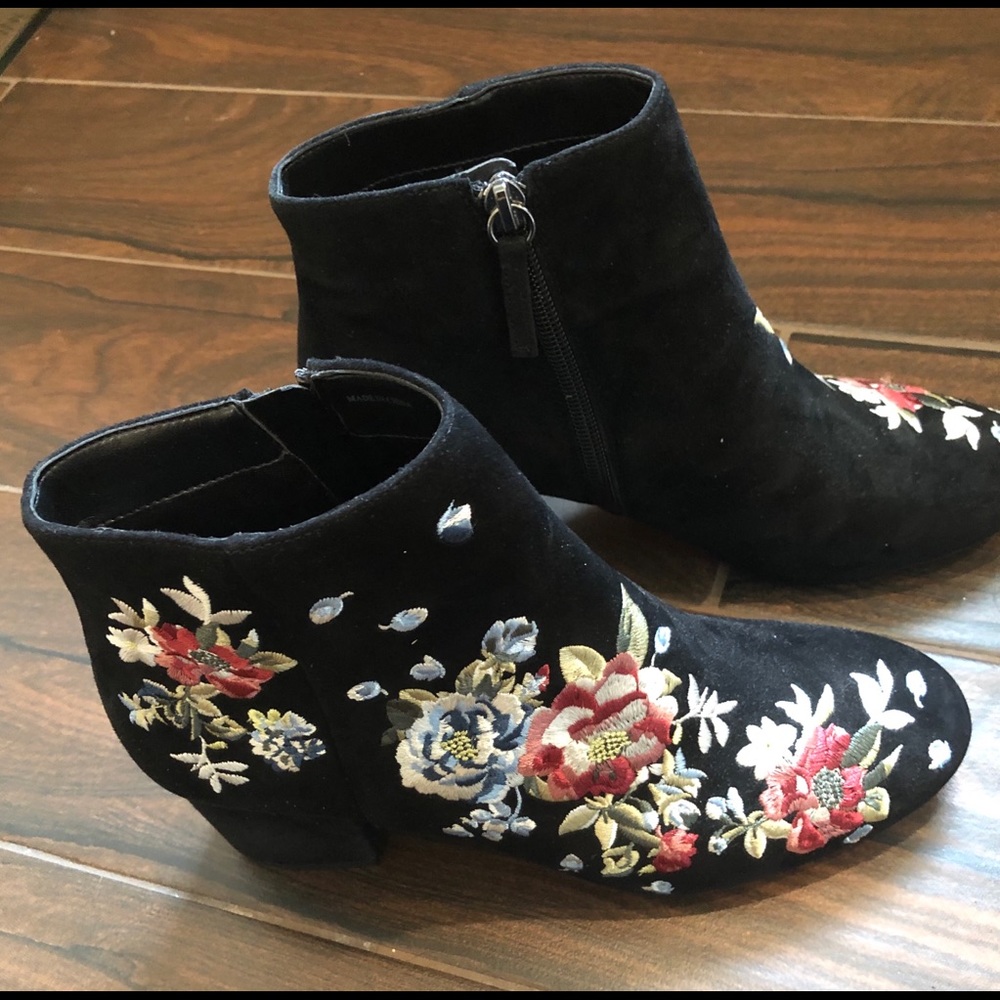 White House Black Market Suede Booties New!
